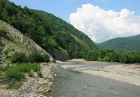В долине реки Аше