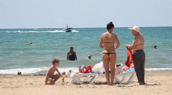 Пляж на Черном море Пляж на Черном море